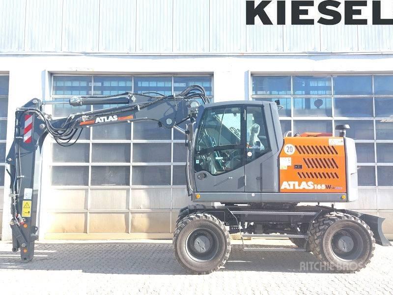 Atlas 165 W Pelle sur pneus
