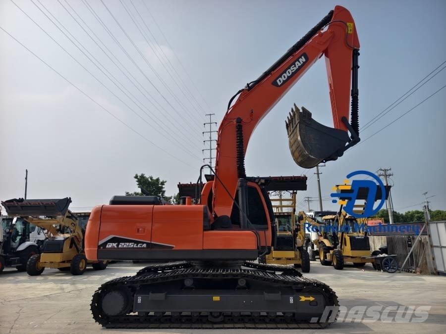 Doosan DX 225 LCA Pelle sur chenilles