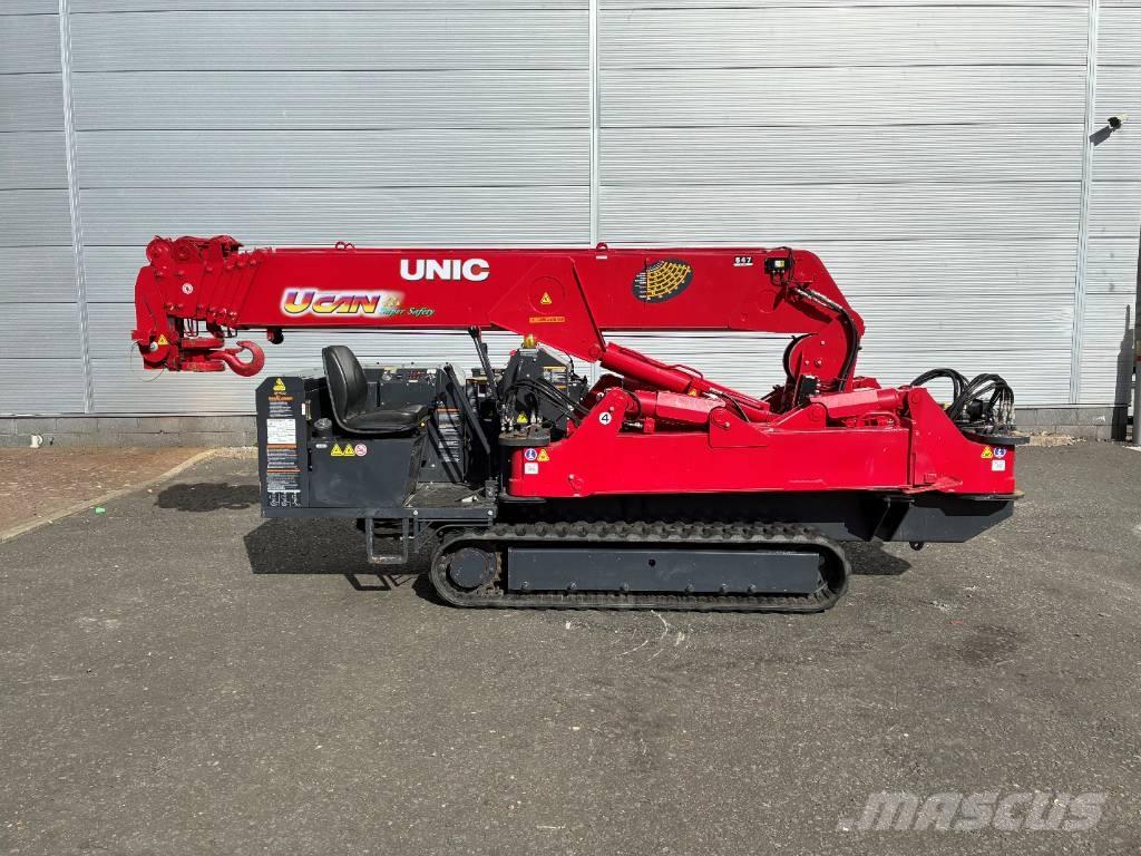 Unic URW-547 Mini grue