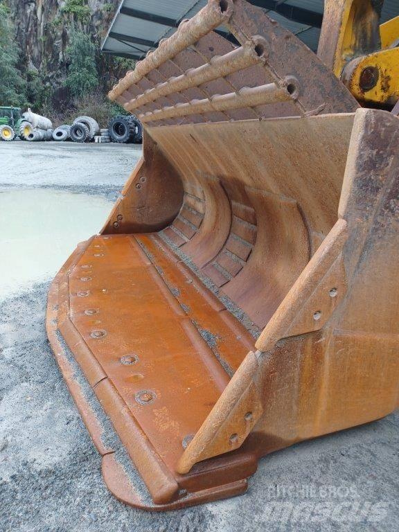 Komatsu WA800-3 Chargeuse sur pneus
