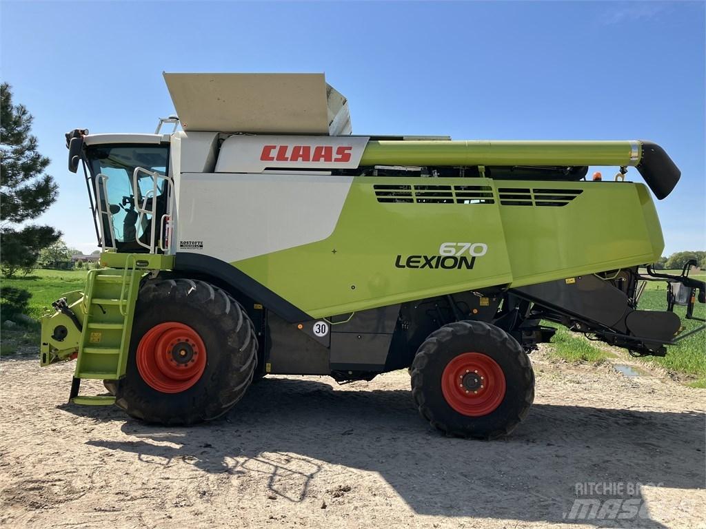 CLAAS Lexion 670 Moissonneuse batteuse