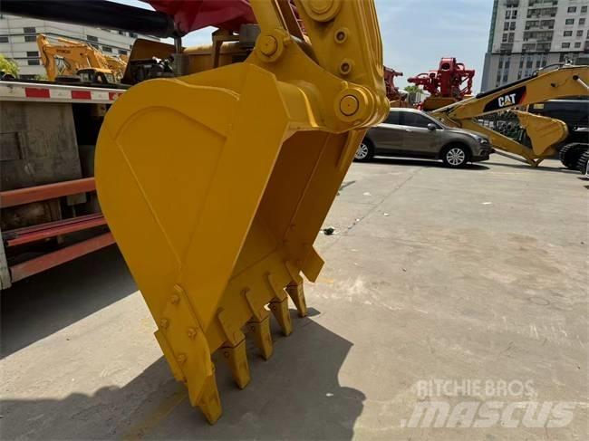 Komatsu PC 220 Pelle sur chenilles