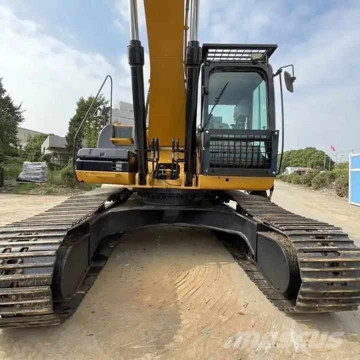 CAT 330D Pelle sur chenilles