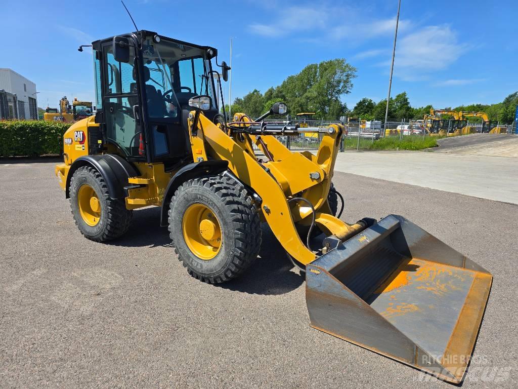 CAT 908 M Chargeuse sur pneus