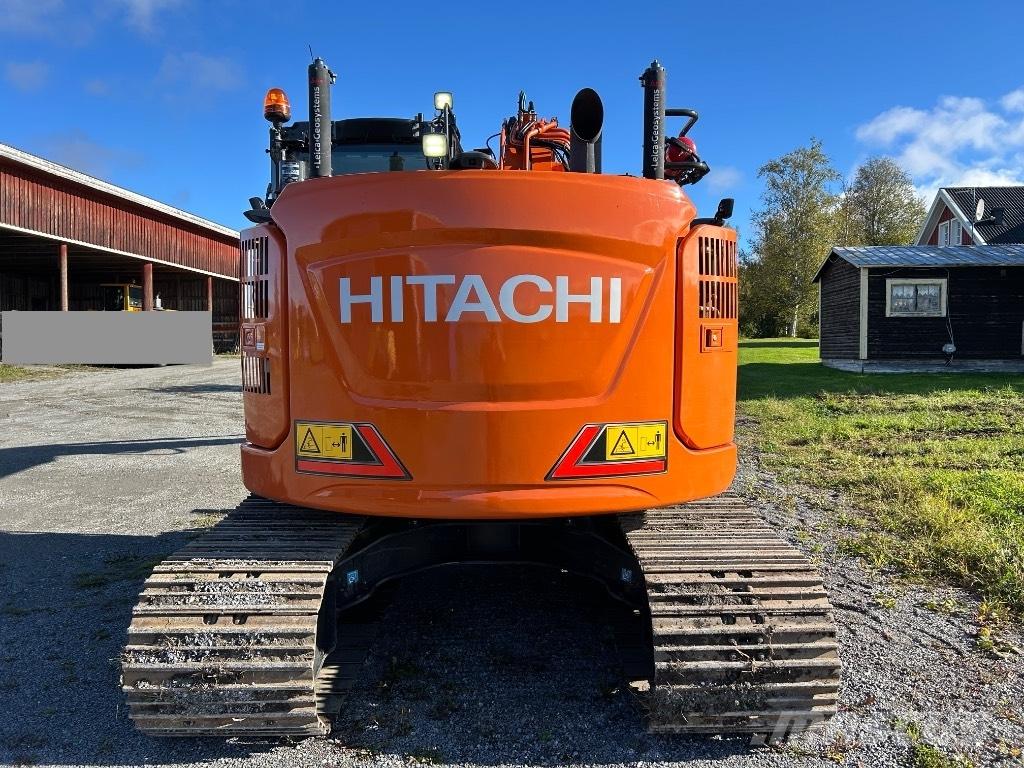 Hitachi ZX 135 US-7 Pelle sur chenilles