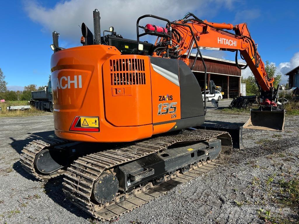 Hitachi ZX 135 US-7 Pelle sur chenilles