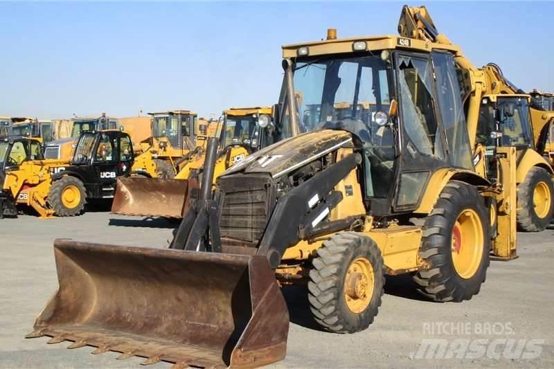 CAT 424D Tractopelle