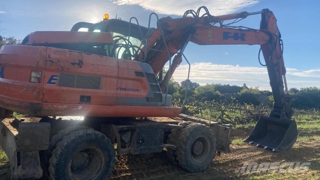 Fiat-Kobelco E 175 W Pelle sur pneus