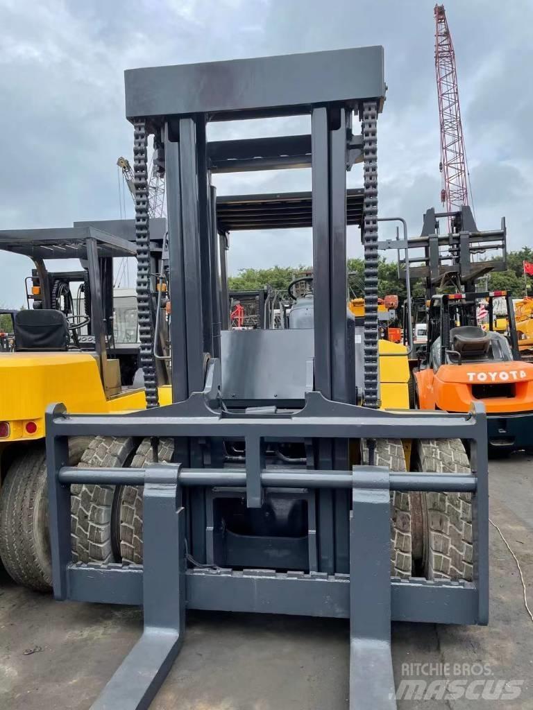 Komatsu 20 ton Chariots diesel