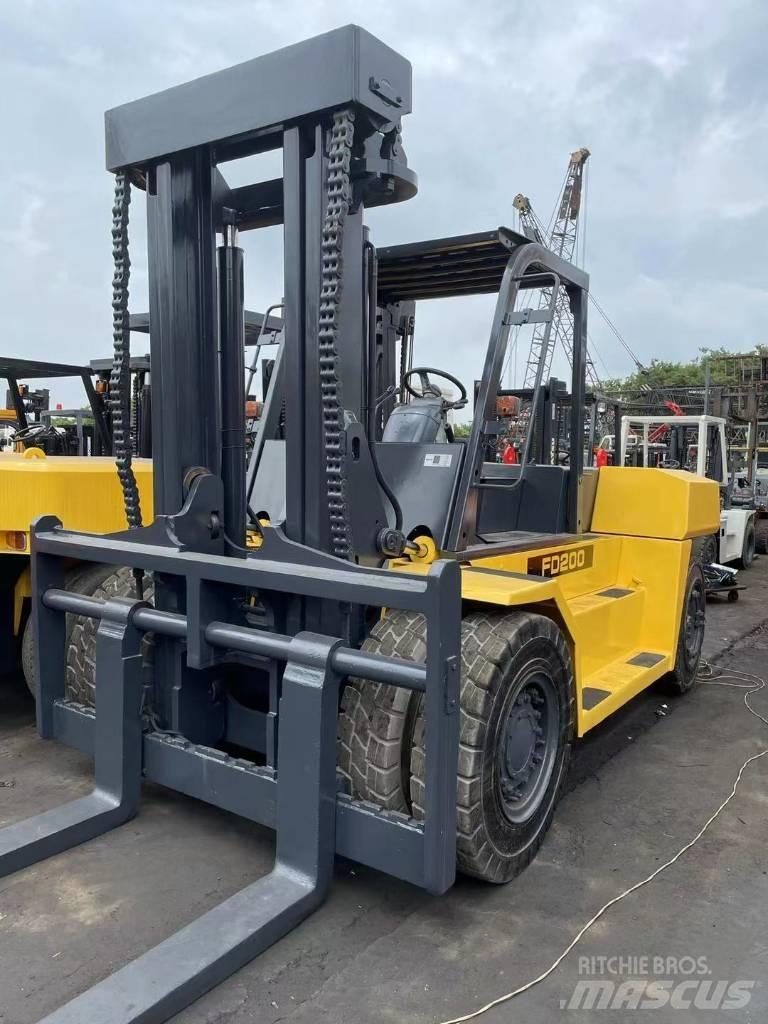 Komatsu 20 ton Chariots diesel