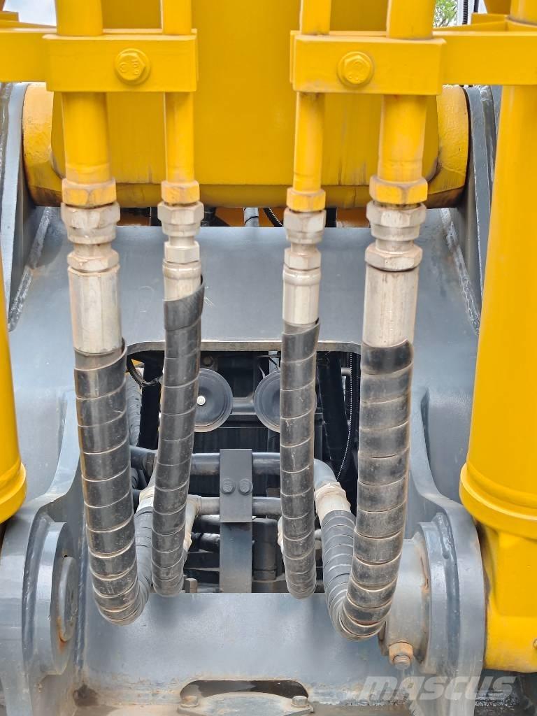 Kobelco SK 200 D Pelle sur chenilles