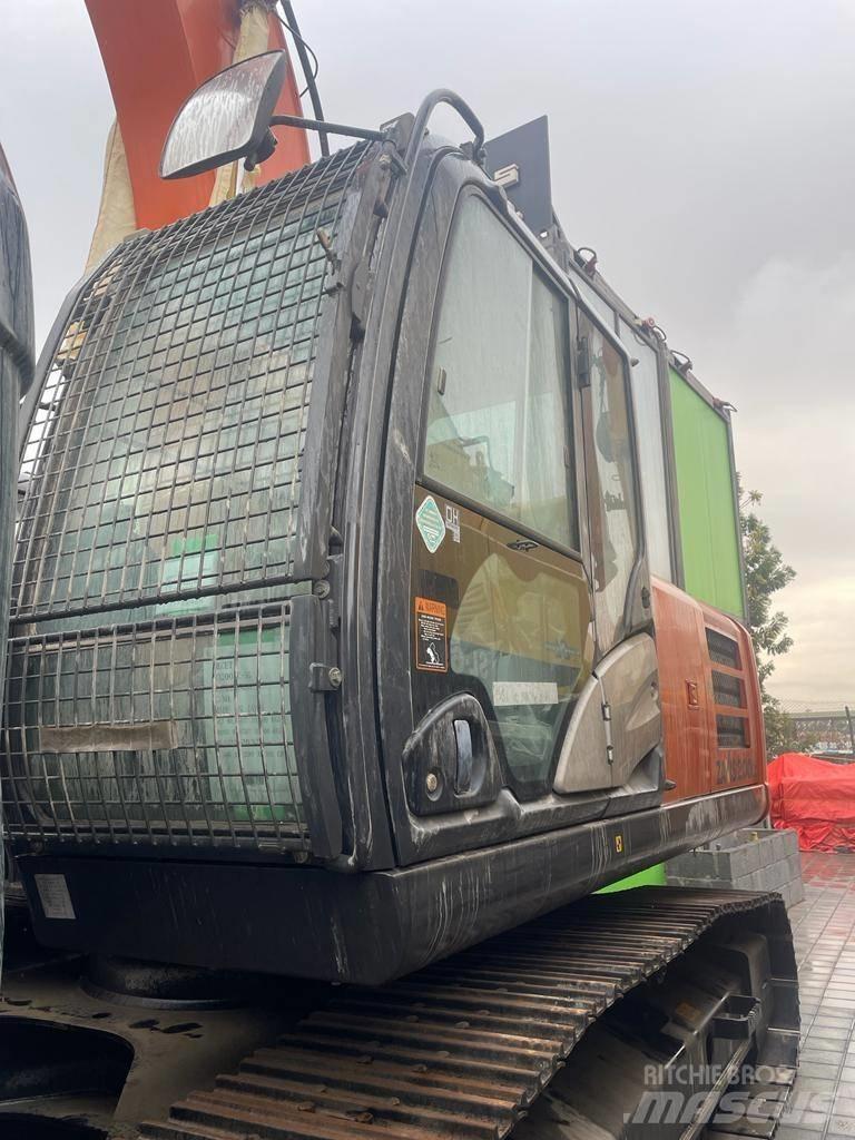 Hyundai HX 225SL Pelle sur chenilles