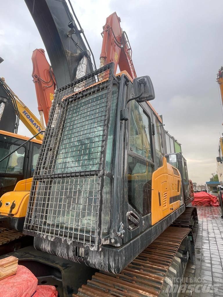 Hyundai HX 225SL Pelle sur chenilles