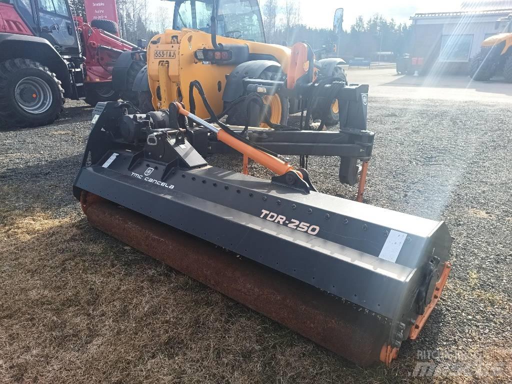 TMC TDR 250 Broyeur / Gyrobroyeur / Epareuse