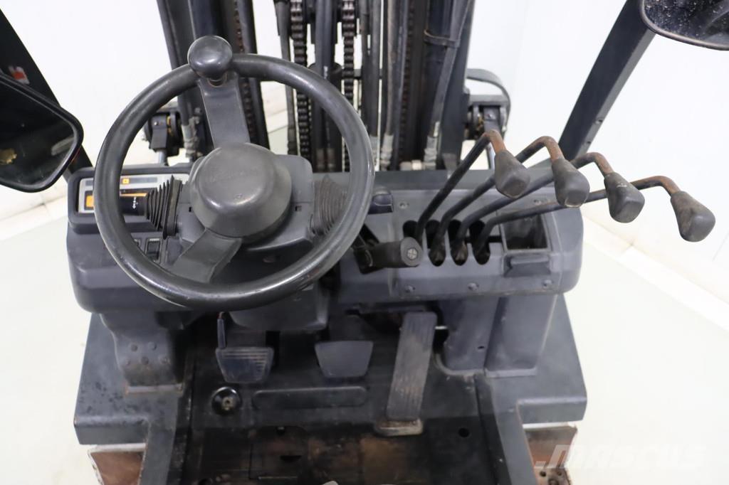 Nissan U1D2A20LQ Chariots GPL