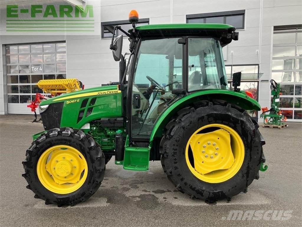 John Deere 5067E Tracteur