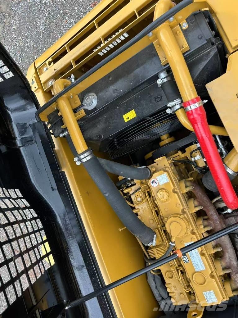 CAT 320D2L Pelle sur chenilles