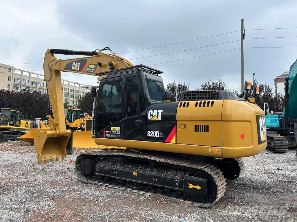 CAT 320D2L Pelle sur chenilles
