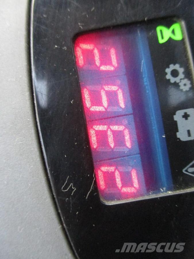 Toyota LPE250 Transpalette accompagnant porté debout