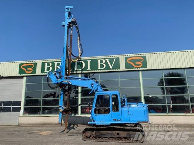 Hitachi EX 100 Pelle sur chenilles
