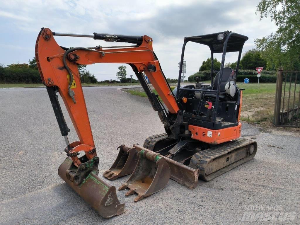 Hitachi ZX 26 U-5 A Mini pelle < 7t
