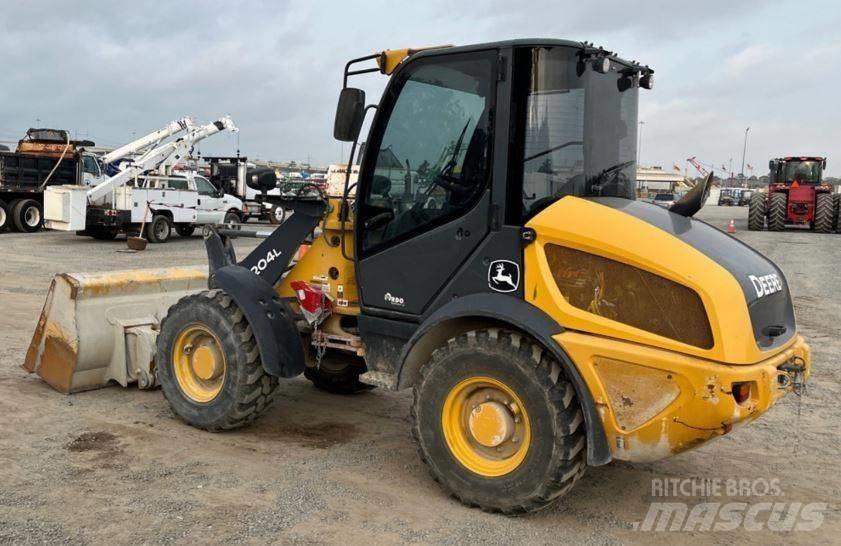 John Deere 204L Chargeuse sur pneus