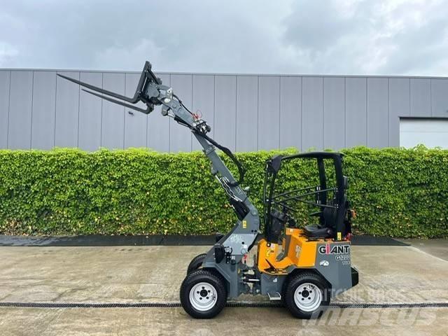 GiANT G 1200 TELE Chargeuse sur pneus