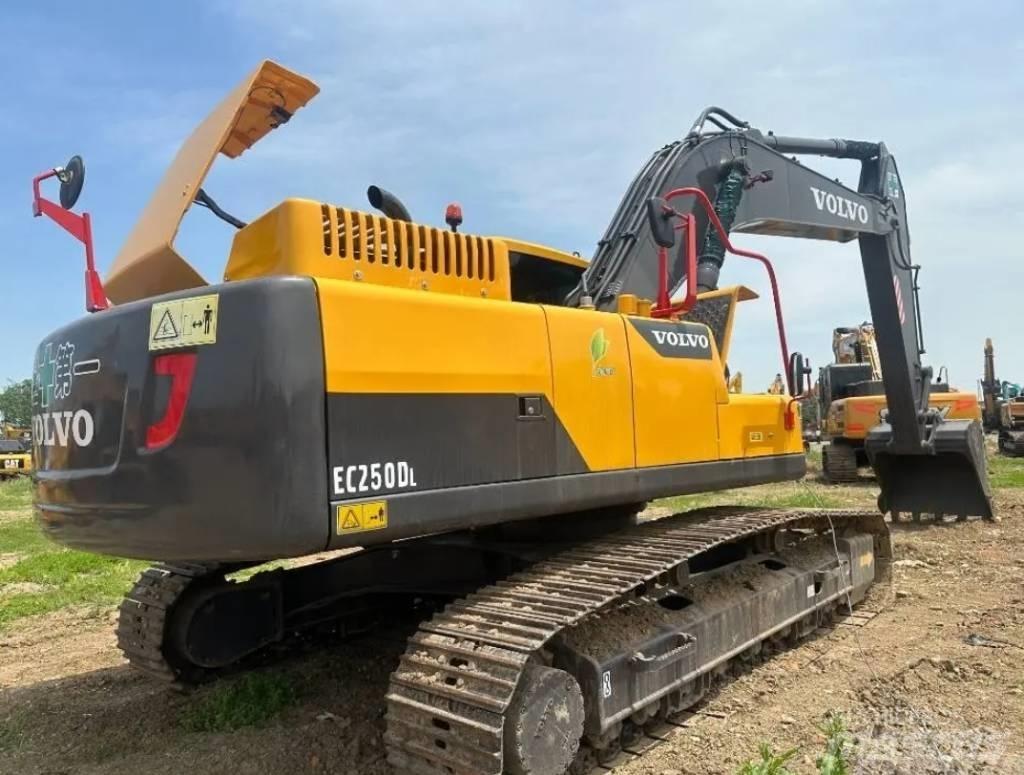 Volvo EC 250 D L Pelle sur chenilles