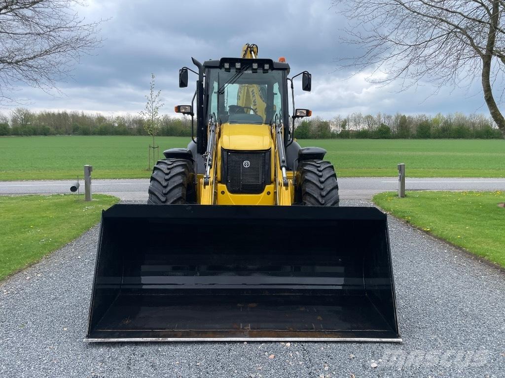 New Holland B115C Tractopelle