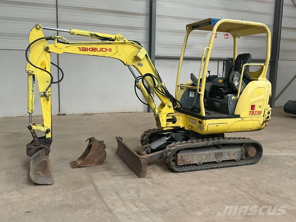 Takeuchi TB 230 Mini pelle < 7t