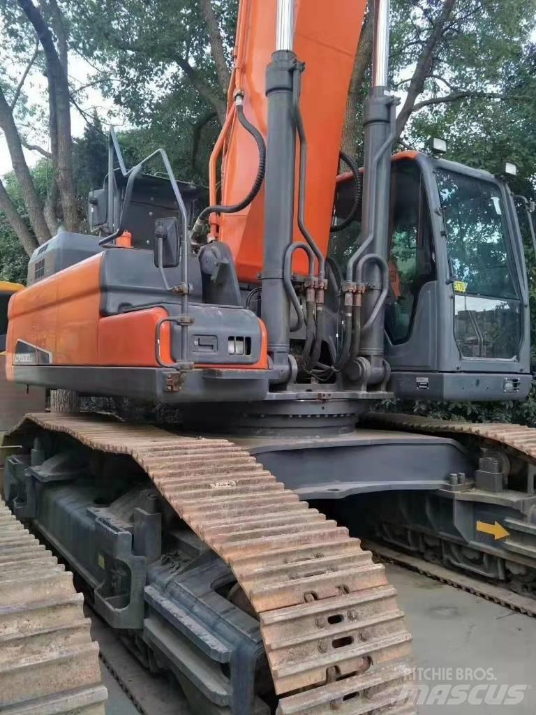 Doosan DX 530 Pelle sur chenilles