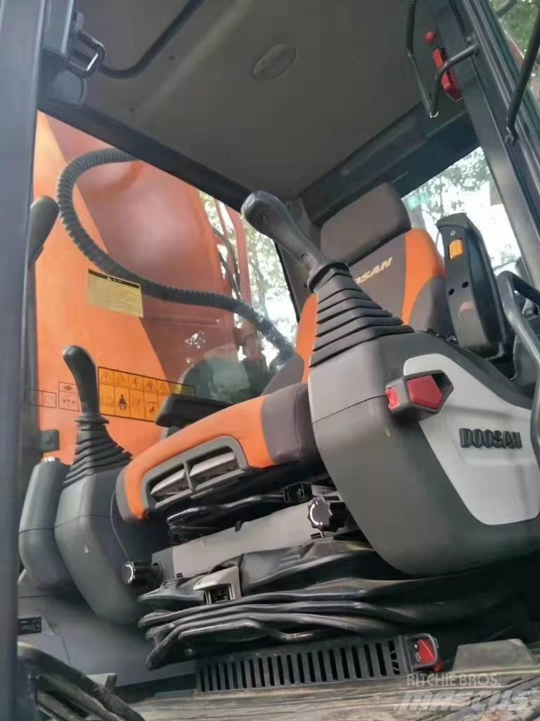 Doosan DX 530 Pelle sur chenilles