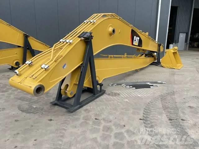 CAT 323D 18m Set Pelle rétro arrière