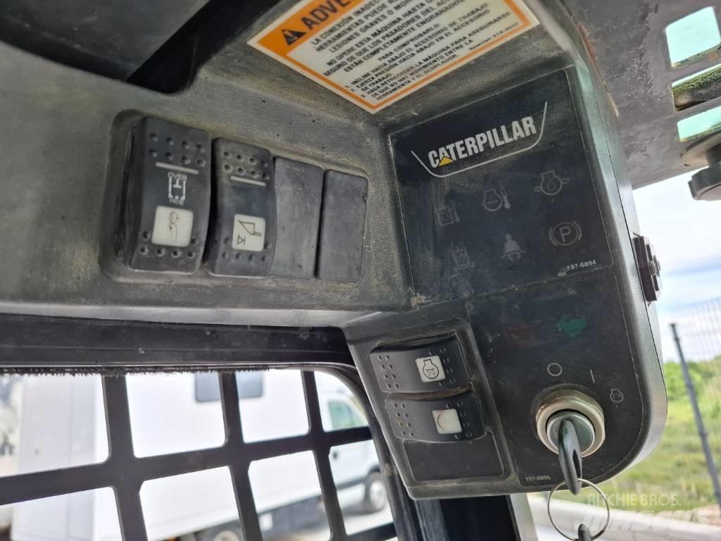 CAT 216 Chargeuse compacte