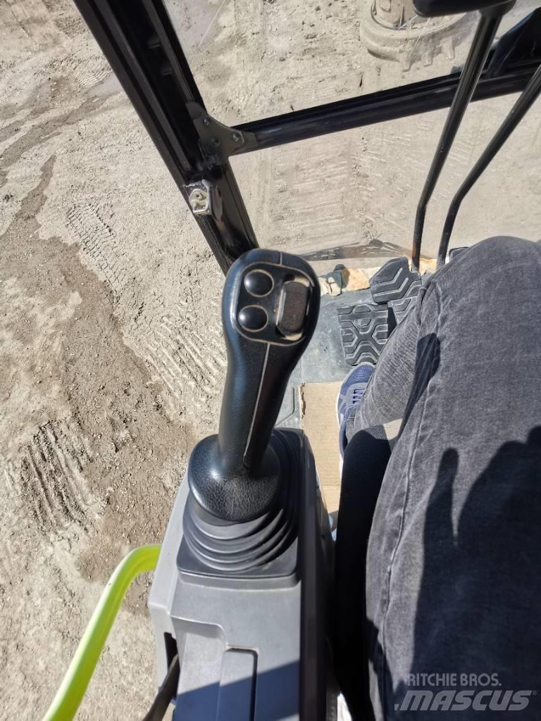 CAT 320 F Pelle sur chenilles
