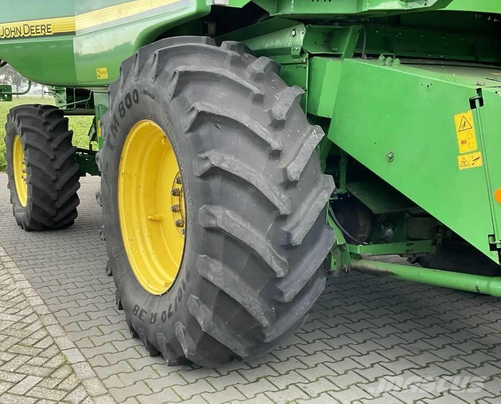 John Deere T 560 Moissonneuse batteuse