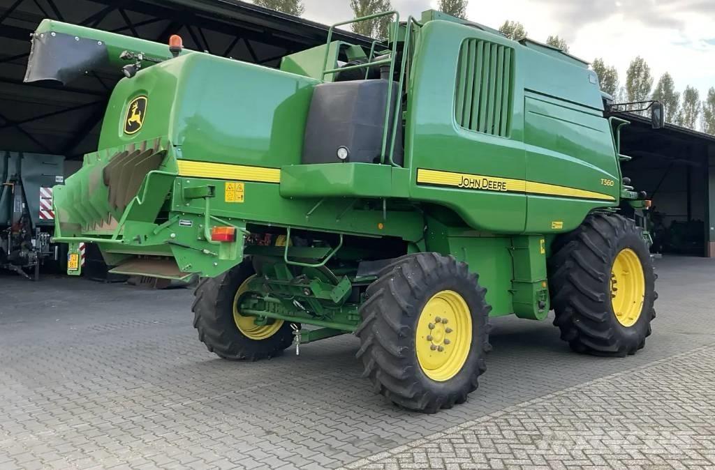 John Deere T 560 Moissonneuse batteuse