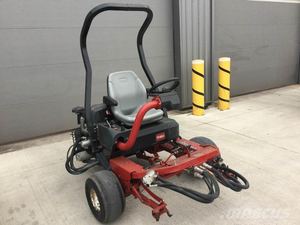 Toro 3250D Tondeuses montées