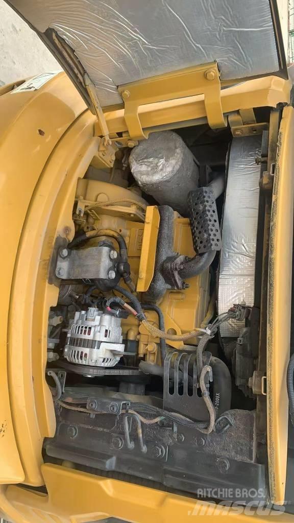 CAT 303 Pelle sur chenilles