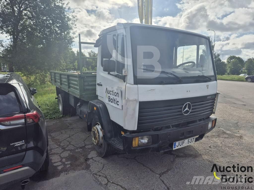 Mercedes-Benz 1117 Camion plateau