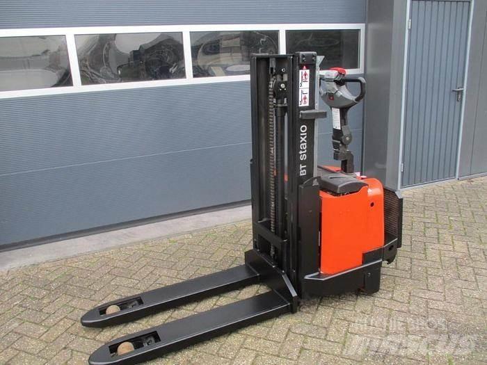 BT SWE 160D Gerbeur accompagnant