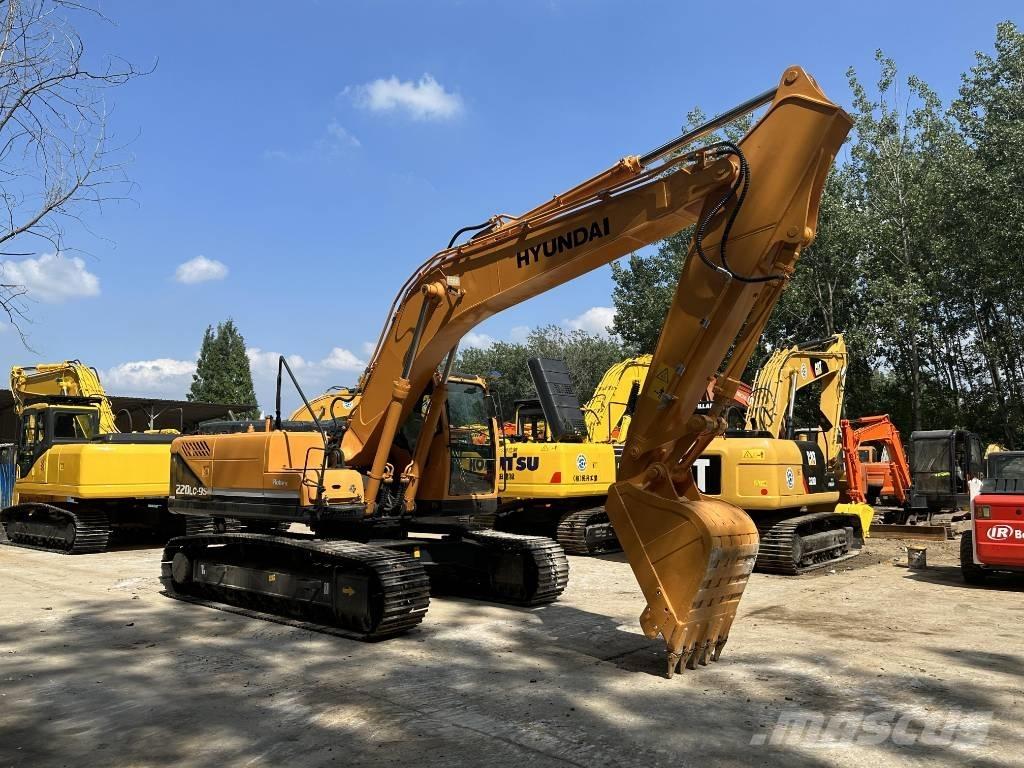 Hyundai R220LC-9S Pelle sur chenilles