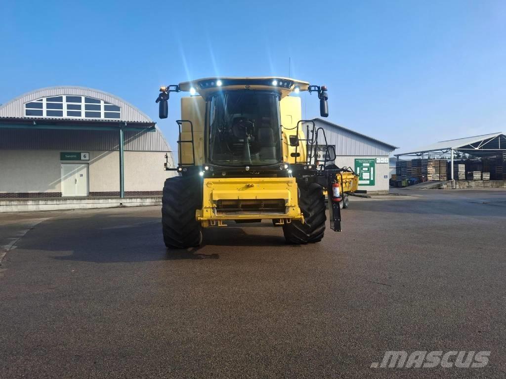 New Holland CX8.70 Moissonneuse batteuse
