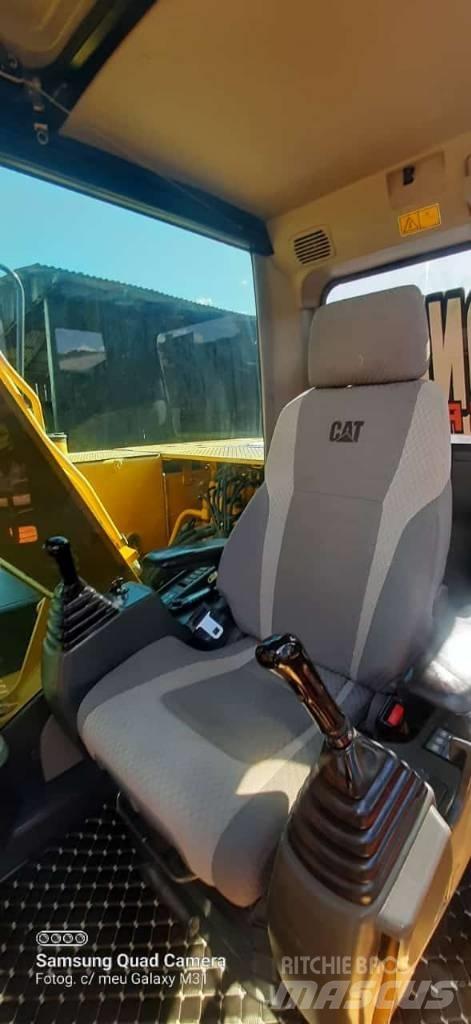 CAT 312 D2L Pelle sur chenilles