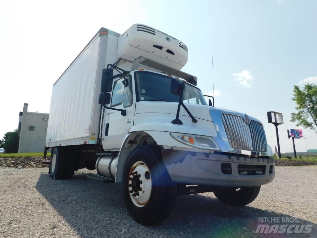 International 4400 Camion porte container