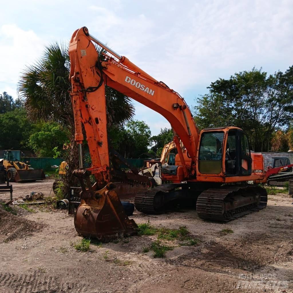 Doosan DX 225 LC Pelle sur chenilles