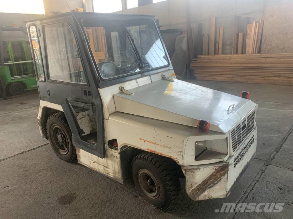 Nissan TD2500 V-2579 Équipements aéroportuaires
