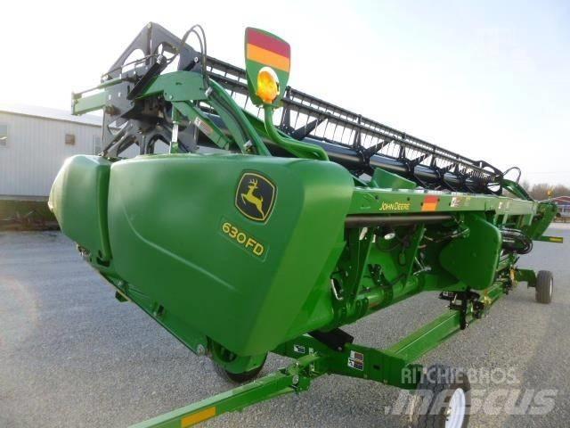 John Deere 630 F Barre de coupe pour moissonneuse batteuse