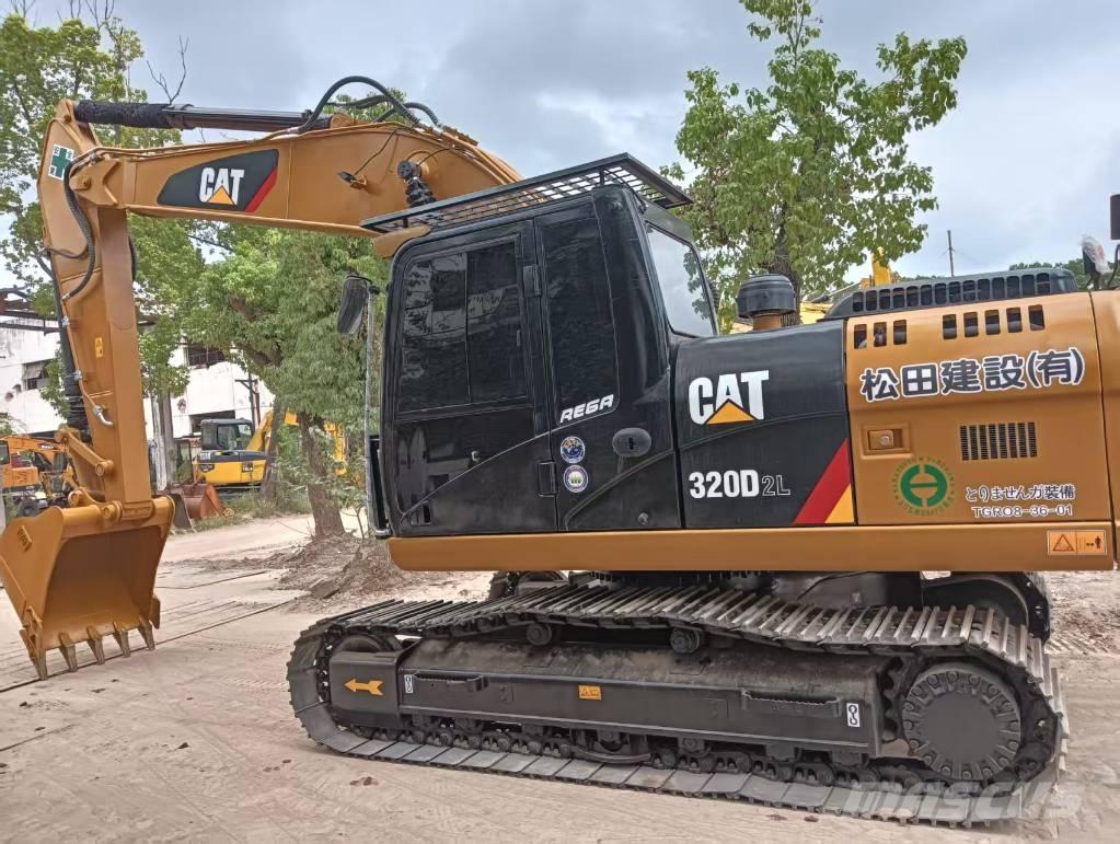 CAT 320 D 2L Pelle sur chenilles
