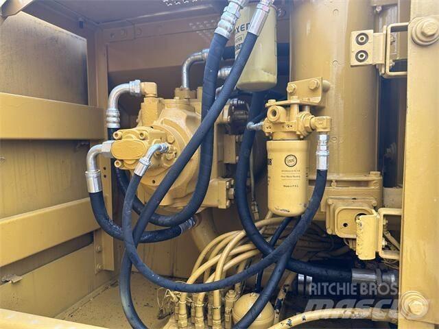 CAT 320B Pelle sur chenilles